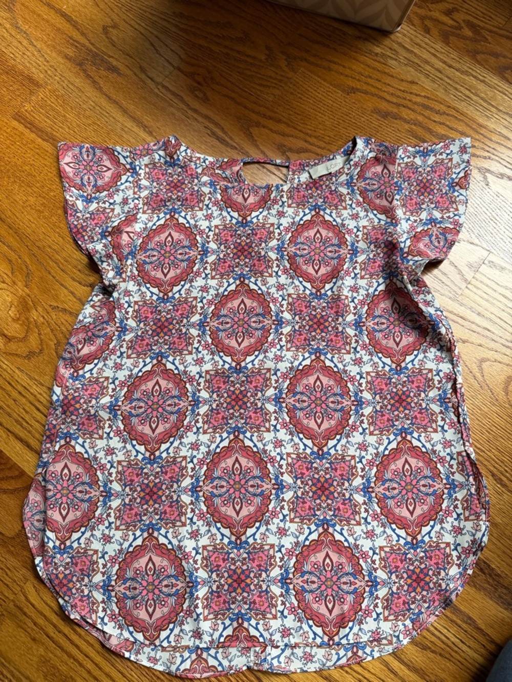 LOFT Floral Medallion Print Flutter cap Sleeve Top - White, Pink & Blue